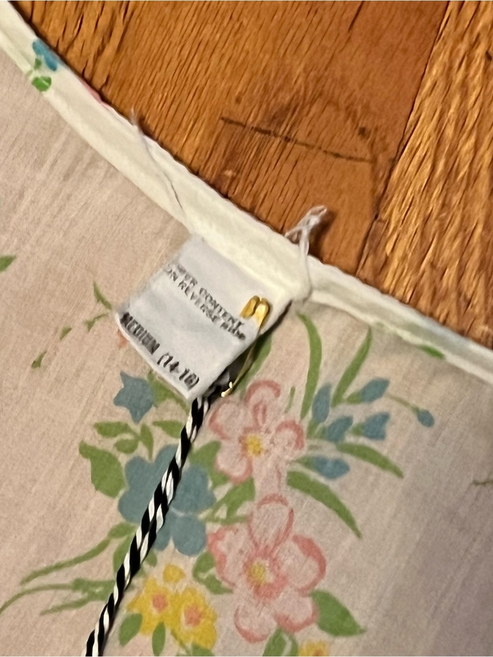 Vintage White Floral Nightgown with Blue and Yellow Bouquet Print - Picture 3 of 3